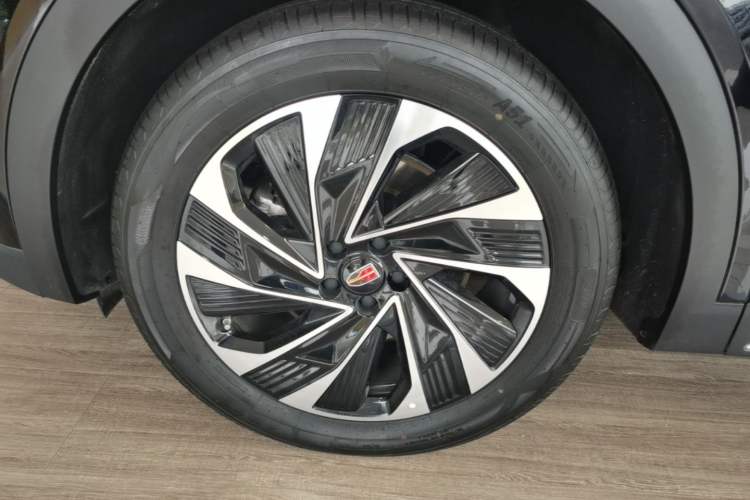 Used Hongqi HS7 PHEV 2024 2.0T PHEV Four-Wheel Drive Flagship Edition 6 Seats Left Front Wheel Hub