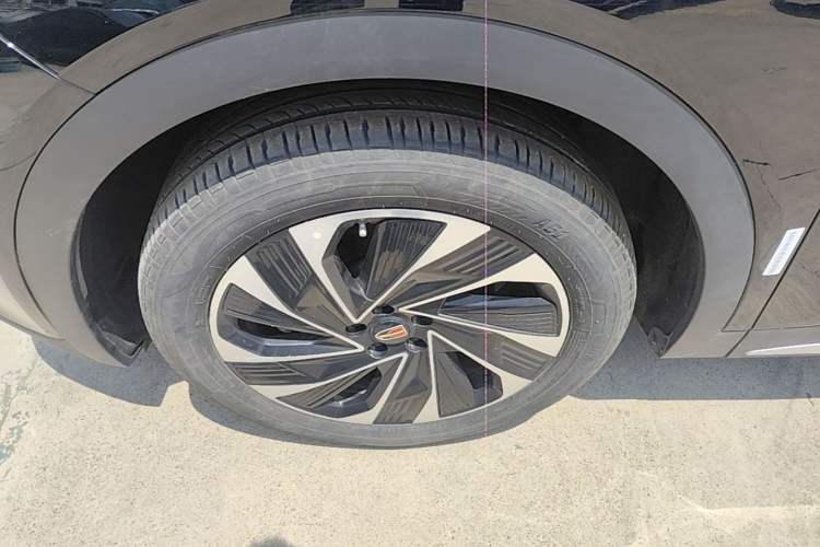 Used Hongqi HS7 PHEV 2024 2.0T PHEV Four-Wheel Drive Flagship Edition 6 Seats Left Front Wheel Hub