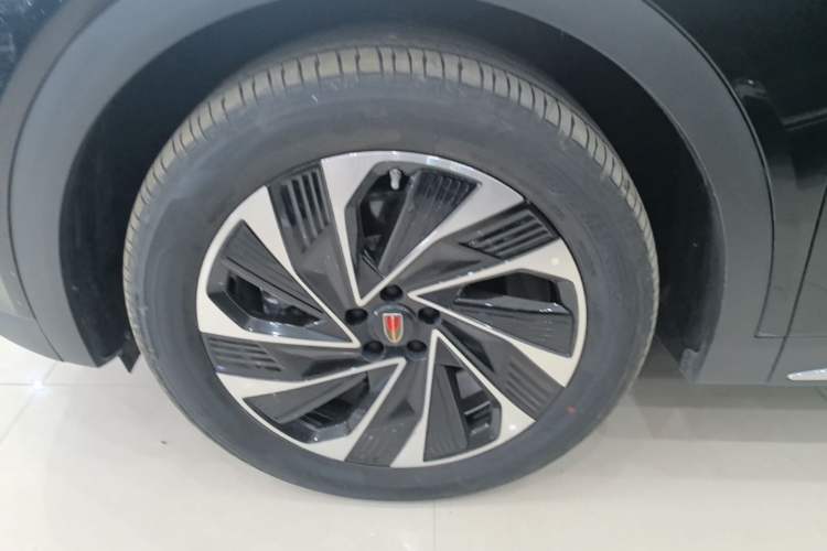 Used Hongqi HS7 PHEV 2024 2.0T PHEV Four-Wheel Drive Flagship Edition 6 Seats Left Front Wheel Hub