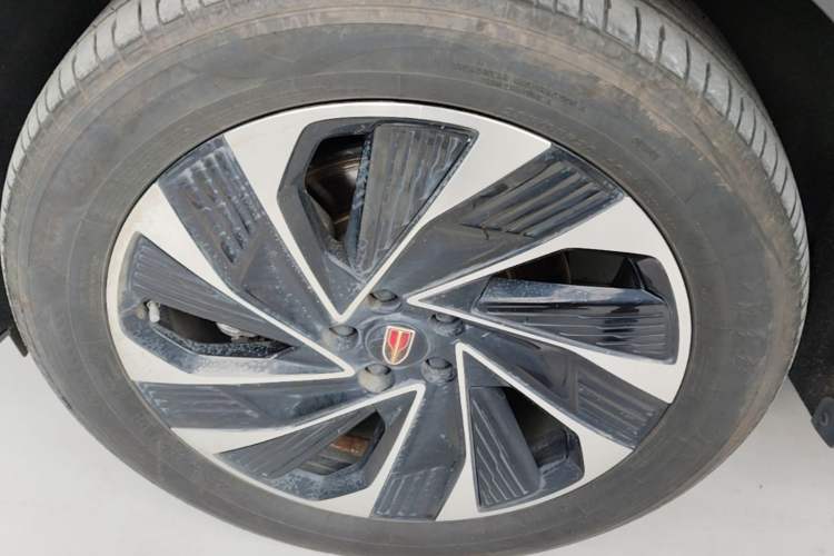 Used Hongqi HS7 PHEV 2024 2.0T PHEV Four-Wheel Drive Flagship Edition 6 Seats Left Front Wheel Hub