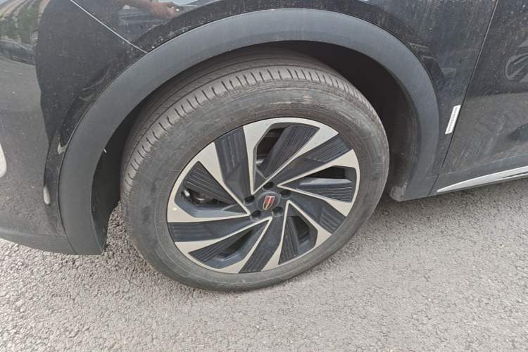 Used Hongqi HS7 PHEV 2024 2.0T PHEV Four-Wheel Drive Flagship Edition 6 Seats Left Front Wheel Hub