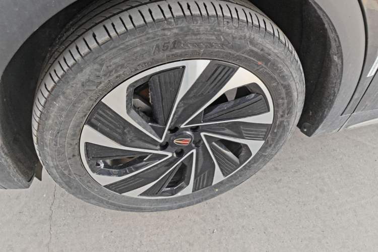 Used Hongqi HS7 PHEV 2024 2.0T PHEV Four-Wheel Drive Flagship Edition 7 Seats Left Front Wheel Hub
