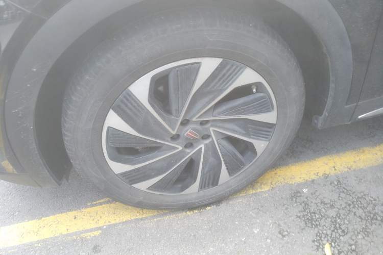 Used Hongqi HS7 PHEV 2024 2.0T PHEV Four-Wheel Drive Flagship Edition 6 Seats Left Front Wheel Hub