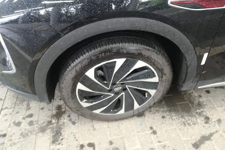 Used Hongqi HS7 PHEV 2024 2.0T PHEV Four-Wheel Drive Flagship Edition 6 Seats Left Front Wheel Hub