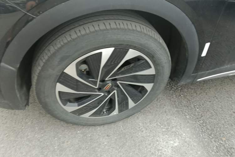 Used Hongqi HS7 PHEV 2024 2.0T PHEV Four-Wheel Drive Flagship Edition 7 Seats Left Front Wheel Hub