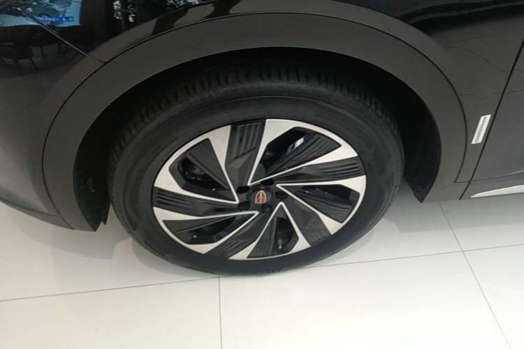 Used Hongqi HS7 PHEV 2024 2.0T PHEV Four-Wheel Drive Flagship Edition 7 Seats Left Front Wheel Hub