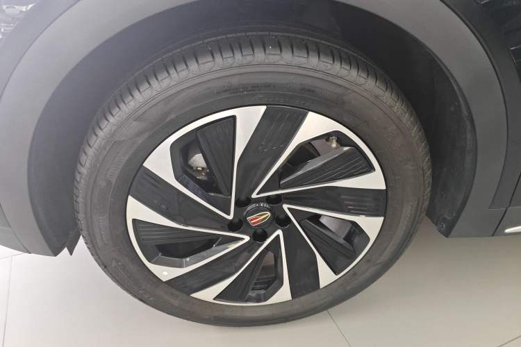 Used Hongqi HS7 PHEV 2024 2.0T PHEV Four-Wheel Drive Flagship Edition 6 Seats Left Front Wheel Hub