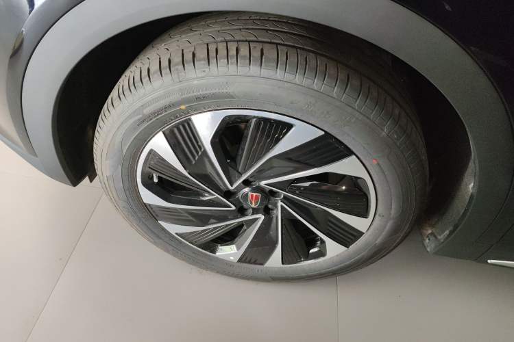 Used Hongqi HS7 PHEV 2024 2.0T PHEV Four-Wheel Drive Flagship Edition 7 Seats Left Front Wheel Hub