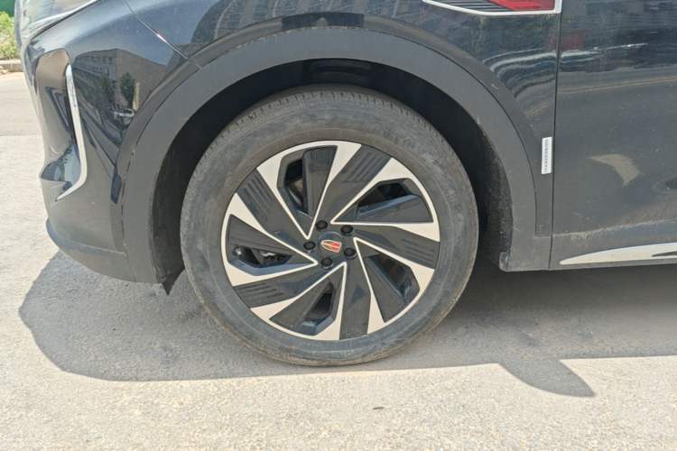 Used Hongqi HS7 PHEV 2024 2.0T PHEV Four-Wheel Drive Flagship Edition 7 Seats Left Front Wheel Hub