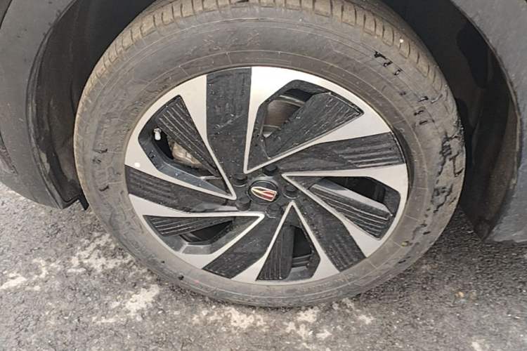 Used Hongqi HS7 PHEV 2024 2.0T PHEV Four-Wheel Drive Flagship Edition 7 Seats Left Front Wheel Hub