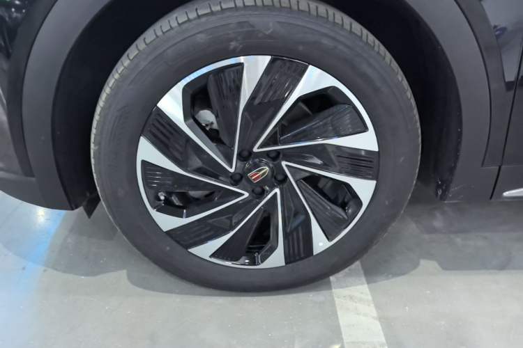 Used Hongqi HS7 PHEV 2024 2.0T PHEV Four-Wheel Drive Flagship Edition 7 Seats Left Front Wheel Hub