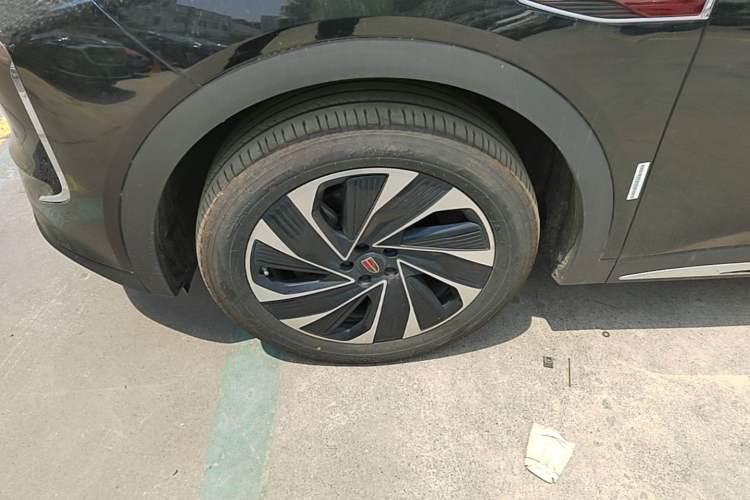 Used Hongqi HS7 PHEV 2024 2.0T PHEV Four-Wheel Drive Flagship Edition 7 Seats Left Front Wheel Hub