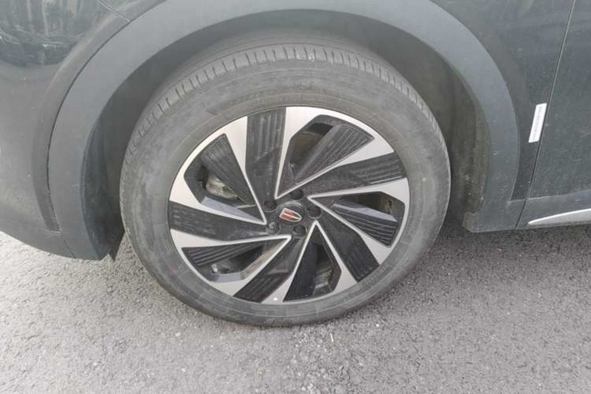 Used Hongqi HS7 PHEV 2024 2.0T PHEV Four-Wheel Drive Flagship Edition 7 Seats Left Front Wheel Hub