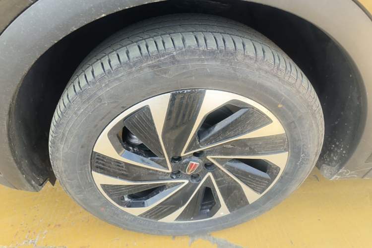 Used Hongqi HS7 PHEV 2024 2.0T PHEV Four-Wheel Drive Flagship Edition 7 Seats Left Front Wheel Hub