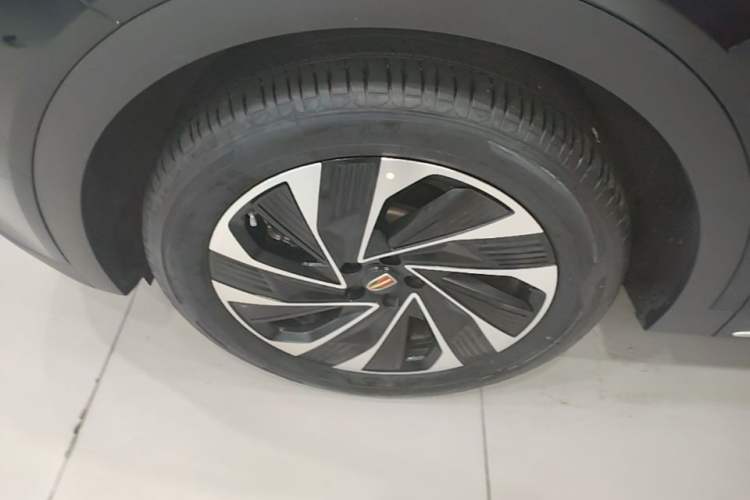 Used Hongqi HS7 PHEV 2024 2.0T PHEV Four-Wheel Drive Flagship Edition 7 Seats Left Front Wheel Hub