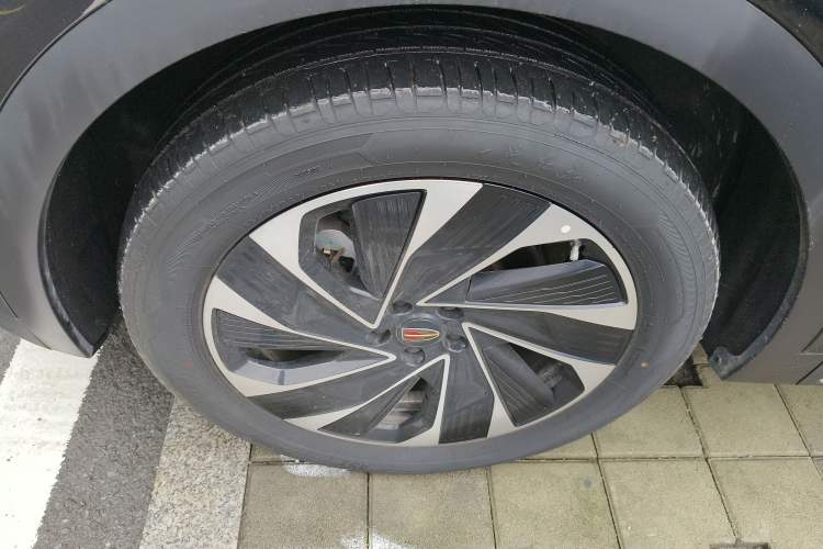 Used Hongqi HS7 PHEV 2024 2.0T PHEV Four-Wheel Drive Flagship Edition 6 Seats Left Front Wheel Hub