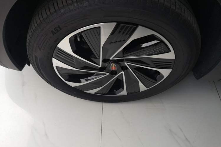 Used Hongqi HS7 PHEV 2024 2.0T PHEV Four-Wheel Drive Flagship Edition 6 Seats Left Front Wheel Hub