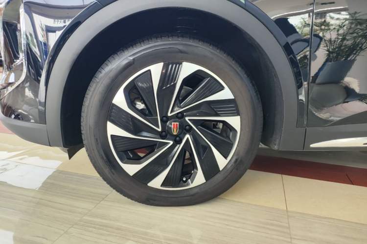 Used Hongqi HS7 PHEV 2024 2.0T PHEV Four-Wheel Drive Flagship Edition 6 Seats Left Front Wheel Hub