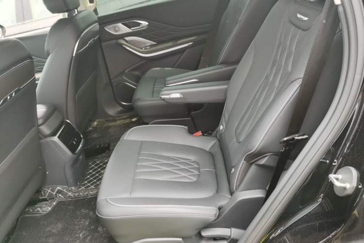Used Hongqi HS7 PHEV 2024 2.0T PHEV Four-Wheel Drive Flagship Edition 6 Seats Left Rear Seat