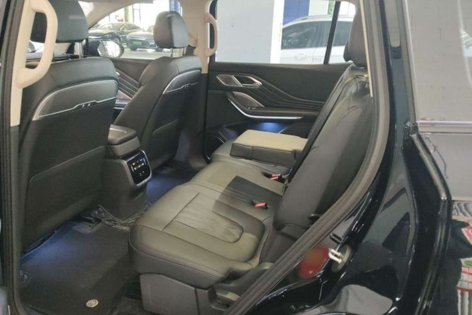 Used Hongqi HS7 PHEV 2024 2.0T PHEV Two-Wheel Drive Flagship Edition 7 Seats Left Rear Seat