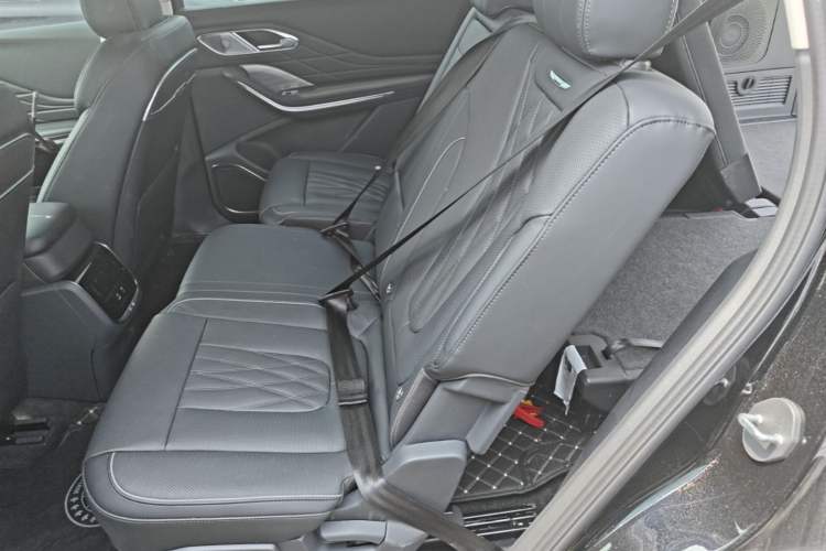 Used Hongqi HS7 PHEV 2024 2.0T PHEV Four-Wheel Drive Flagship Edition 7 Seats Left Rear Seat