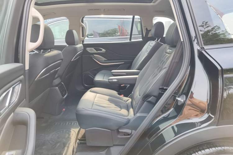 Used Hongqi HS7 PHEV 2024 2.0T PHEV Four-Wheel Drive Flagship Edition 6 Seats Left Rear Seat