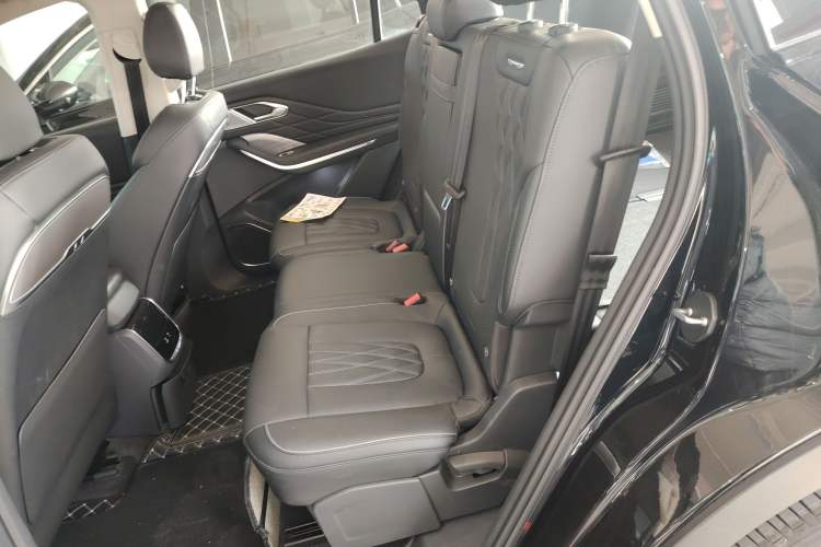 Used Hongqi HS7 PHEV 2024 2.0T PHEV Four-Wheel Drive Flagship Edition 7 Seats Left Rear Seat