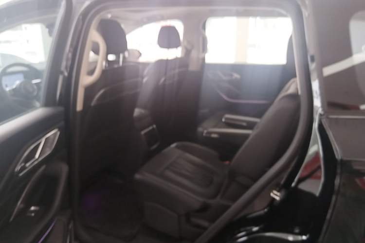 Used Hongqi HS7 PHEV 2024 2.0T PHEV Four-Wheel Drive Flagship Edition 6 Seats Left Rear Seat
