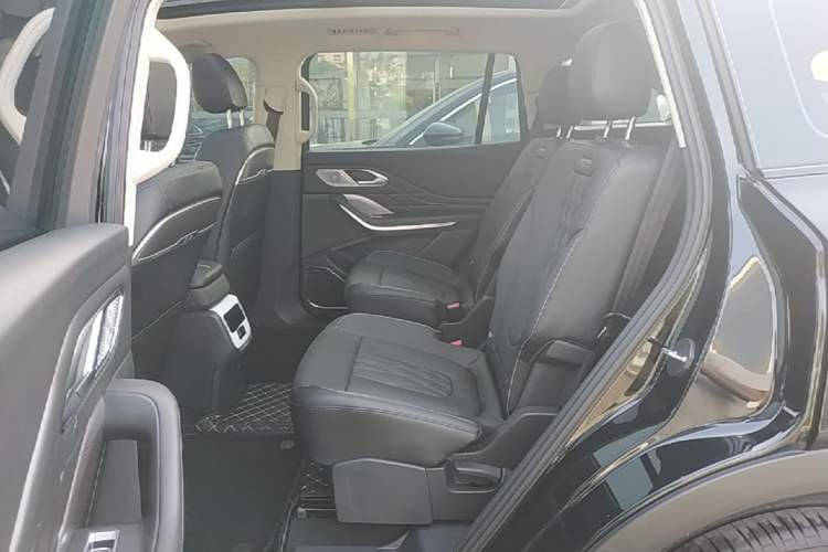 Used Hongqi HS7 PHEV 2024 2.0T PHEV Four-Wheel Drive Flagship Edition 6 Seats Left Rear Seat