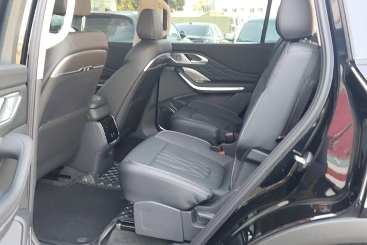 Used Hongqi HS7 PHEV 2024 2.0T PHEV Four-Wheel Drive Flagship Edition 6 Seats Left Rear Seat