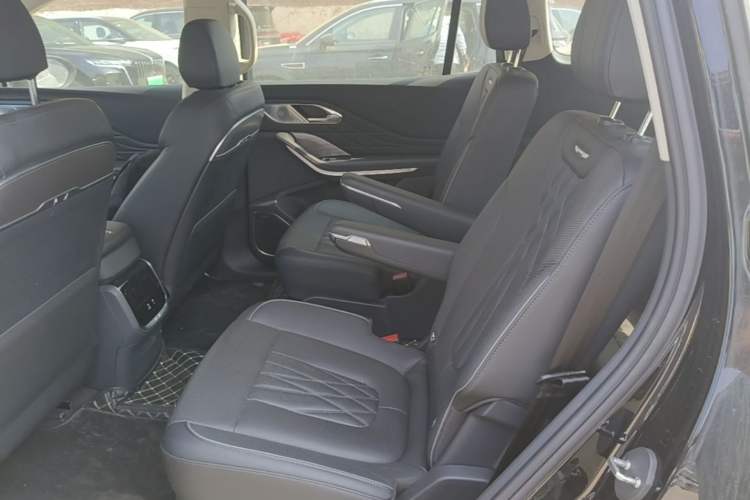 Used Hongqi HS7 PHEV 2024 2.0T PHEV Four-Wheel Drive Flagship Edition 6 Seats Left Rear Seat