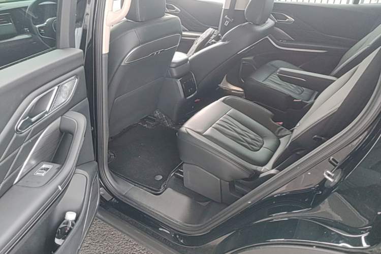 Used Hongqi HS7 PHEV 2024 2.0T PHEV Four-Wheel Drive Flagship Edition 6 Seats Left Rear Seat