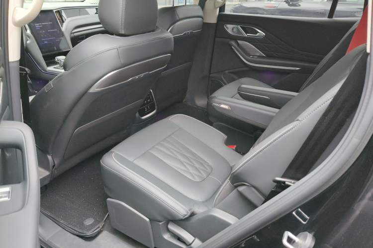 Used Hongqi HS7 PHEV 2024 2.0T PHEV Four-Wheel Drive Flagship Edition 6 Seats Left Rear Seat