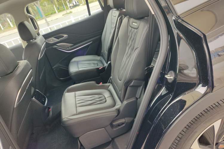Used Hongqi HS7 PHEV 2024 2.0T PHEV Four-Wheel Drive Flagship Edition 6 Seats Left Rear Seat