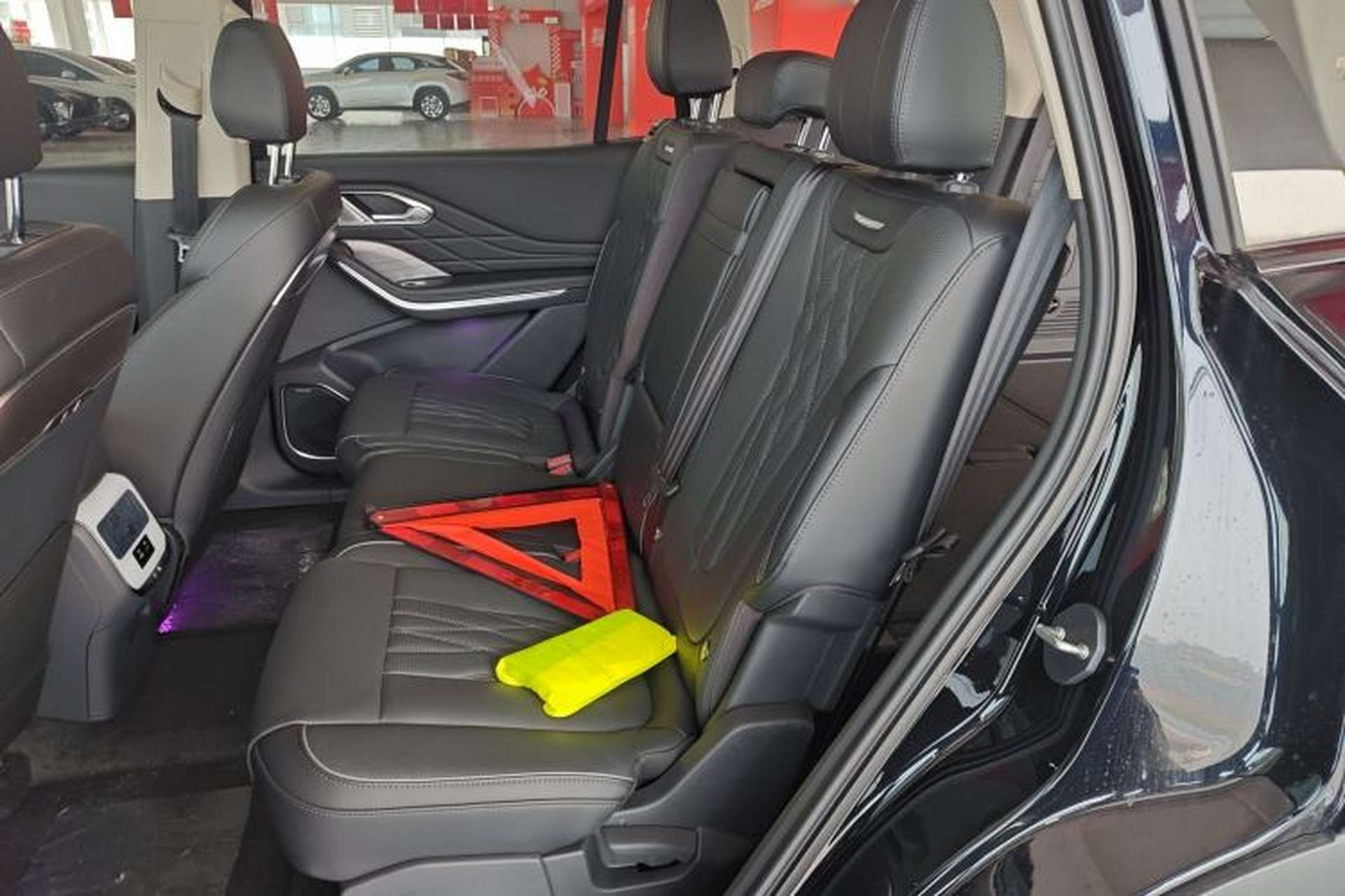 Used Hongqi HS7 PHEV 2024 2.0T PHEV Four-Wheel Drive Flagship Edition 7 Seats Left Rear Seat