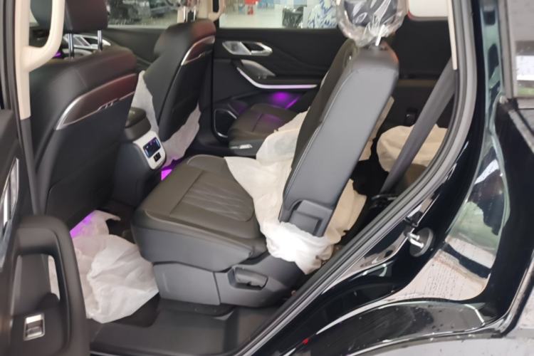 Used Hongqi HS7 PHEV 2024 2.0T PHEV Four-Wheel Drive Flagship Edition 6 Seats Left Rear Seat