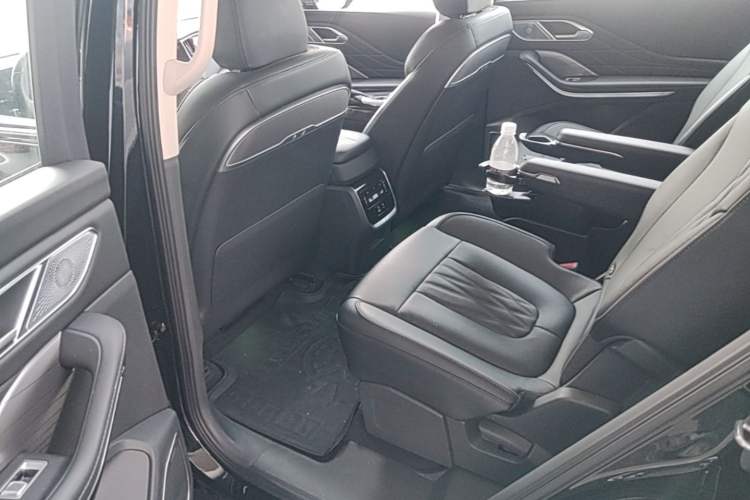Used Hongqi HS7 PHEV 2024 2.0T PHEV Four-Wheel Drive Flagship Edition 6 Seats Left Rear Seat