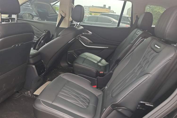 Used Hongqi HS7 PHEV 2024 2.0T PHEV Four-Wheel Drive Flagship Edition 6 Seats Left Rear Seat