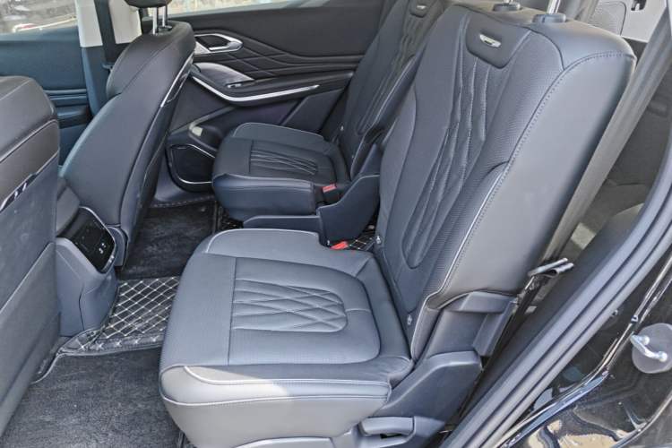 Used Hongqi HS7 PHEV 2024 2.0T PHEV Four-Wheel Drive Flagship Edition 6 Seats Left Rear Seat