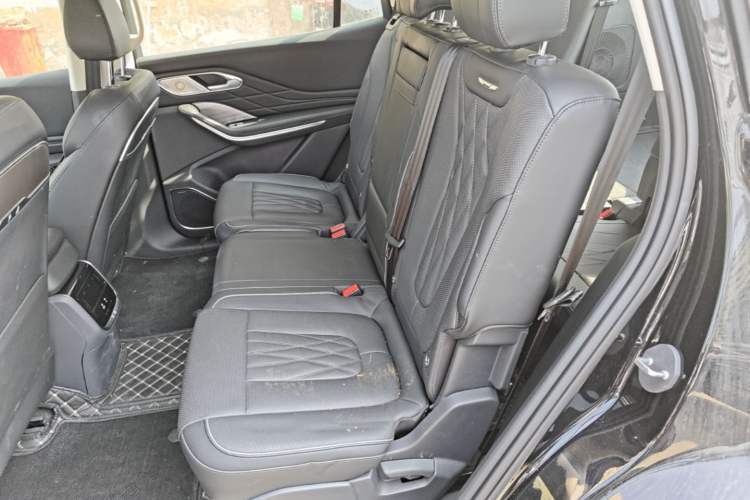 Used Hongqi HS7 PHEV 2024 2.0T PHEV Four-Wheel Drive Flagship Edition 7 Seats Left Rear Seat