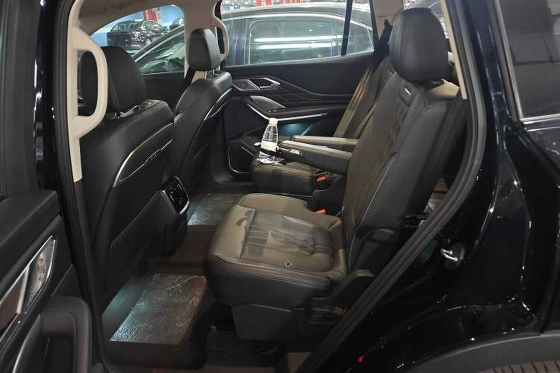 Used Hongqi HS7 PHEV 2024 2.0T PHEV Four-Wheel Drive Flagship Edition 6 Seats Left Rear Seat