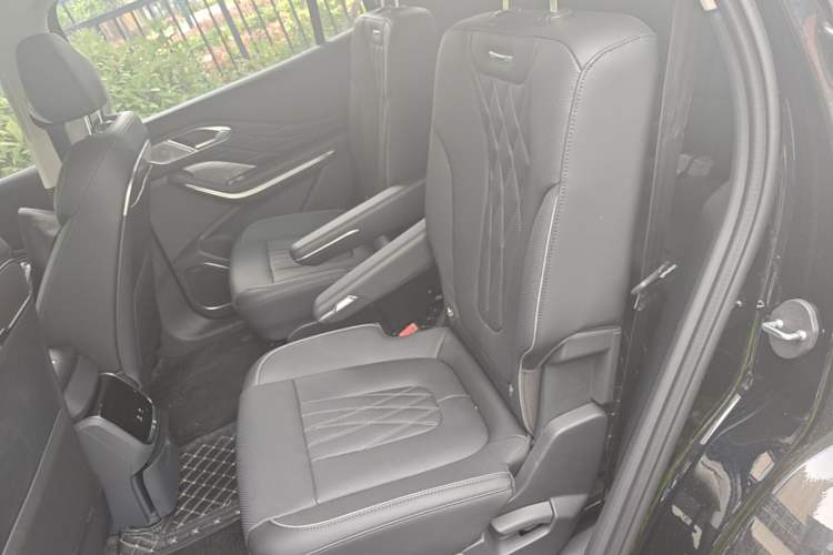 Used Hongqi HS7 PHEV 2024 2.0T PHEV Four-Wheel Drive Flagship Edition 6 Seats Left Rear Seat