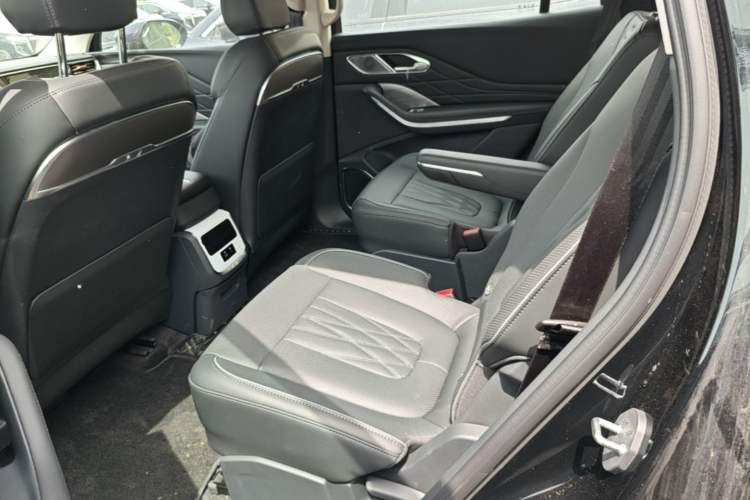 Used Hongqi HS7 PHEV 2024 2.0T PHEV Four-Wheel Drive Flagship Edition 6 Seats Left Rear Seat