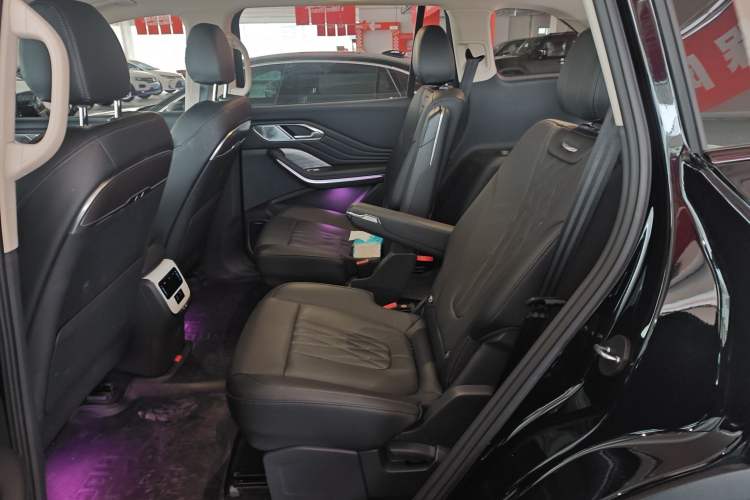 Used Hongqi HS7 PHEV 2024 2.0T PHEV Two-Wheel Drive Flagship Edition 6 Seats Left Rear Seat