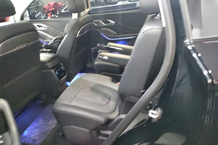 Used Hongqi HS7 PHEV 2024 2.0T PHEV Two-Wheel Drive Flagship Edition 6 Seats Left Rear Seat