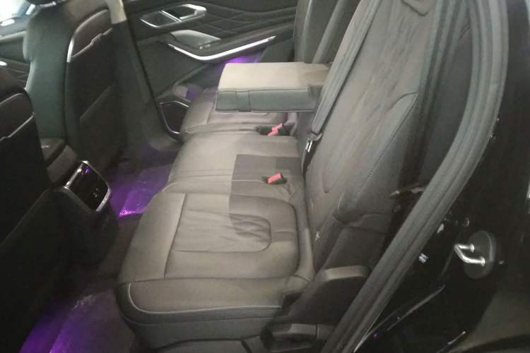 Used Hongqi HS7 PHEV 2024 2.0T PHEV Four-Wheel Drive Flagship Edition 7 Seats Left Rear Seat