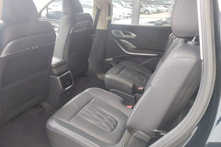 Used Hongqi HS7 PHEV 2024 2.0T PHEV Four-Wheel Drive Flagship Edition 6 Seats Left Rear Seat