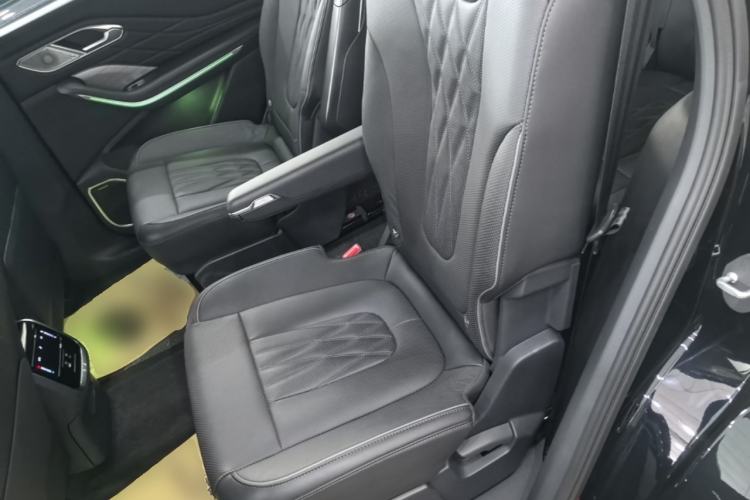 Used Hongqi HS7 PHEV 2024 2.0T PHEV Four-Wheel Drive Flagship Edition 6 Seats Left Rear Seat