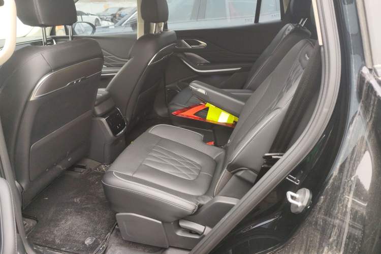 Used Hongqi HS7 PHEV 2024 2.0T PHEV Four-Wheel Drive Flagship Edition 6 Seats Left Rear Seat