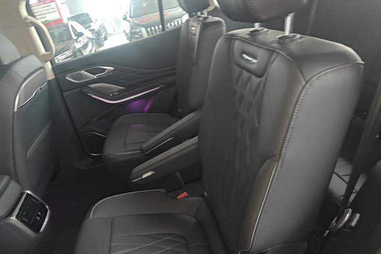 Used Hongqi HS7 PHEV 2024 2.0T PHEV Four-Wheel Drive Flagship Edition 6 Seats Left Rear Seat